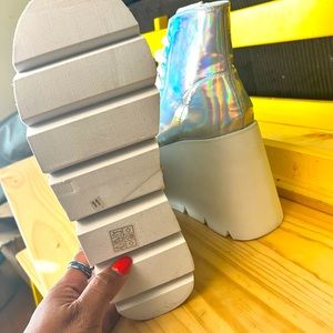 Platform Cozy Sneaker